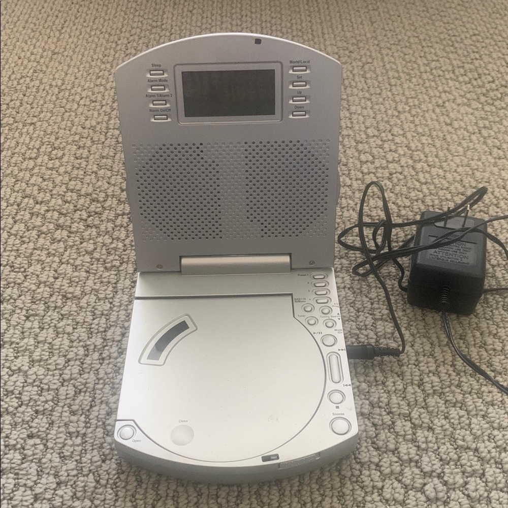 Eton Silver CD MP3 FM Player